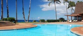 Kepuhi Beachfront Lofted Studio w/pool & BBQ. Remote and Private. Hawaii's best.