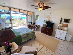 1 bedroom, WiFi, bed sheets - West Molokai. Remote and Private. Hawaii's best. Ocean view Watch the Whales (Maunaloa)