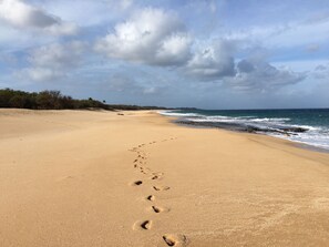 Beach nearby, sun-loungers, beach towels