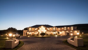 Exterior - Lx28 Tuscany estate concourse d elegance (Monterey)
