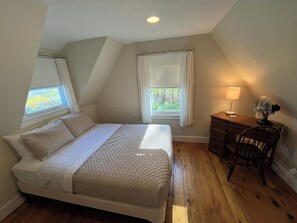 4 bedrooms, desk, free WiFi