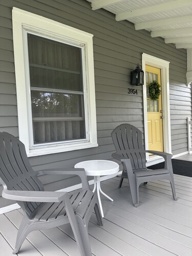 Wine, Dine & Unwind: Your Keuka Lake Getaway!