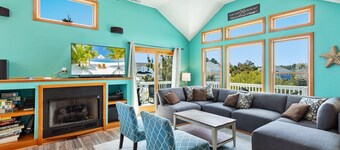 Shellous: 7BR w/ Pool, Hot Tub, Dog Walk to Beach