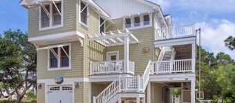 Sea The Light: 6BR w/ Pool, Hot Tub, Walk Beach