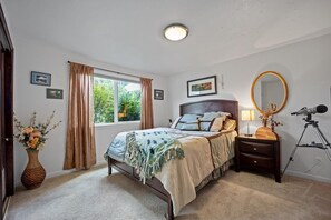 2 Schlafzimmer, Schreibtisch, Bügeleisen/Bügelbrett, WLAN