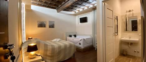 Premium bedding, down duvets, minibar, in-room safe