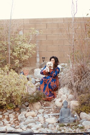 Property grounds - Desert Get away , very safe , quiet and gated community , with 2 pools /garden , (Desert hot springs)