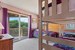 4 bedrooms, free WiFi, bed sheets - Blue Whale: Oceanside Pool, Hot Tub (Corolla)