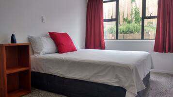 1 chambre, fer et planche à repasser, Wi-Fi gratuit, draps fournis