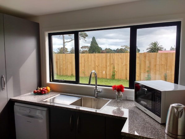 Fridge, microwave, stovetop, dishwasher