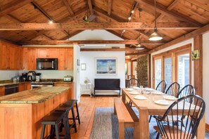 Dining - Steps to Freshwater Beach Kayaks Sauna! (Brewster)