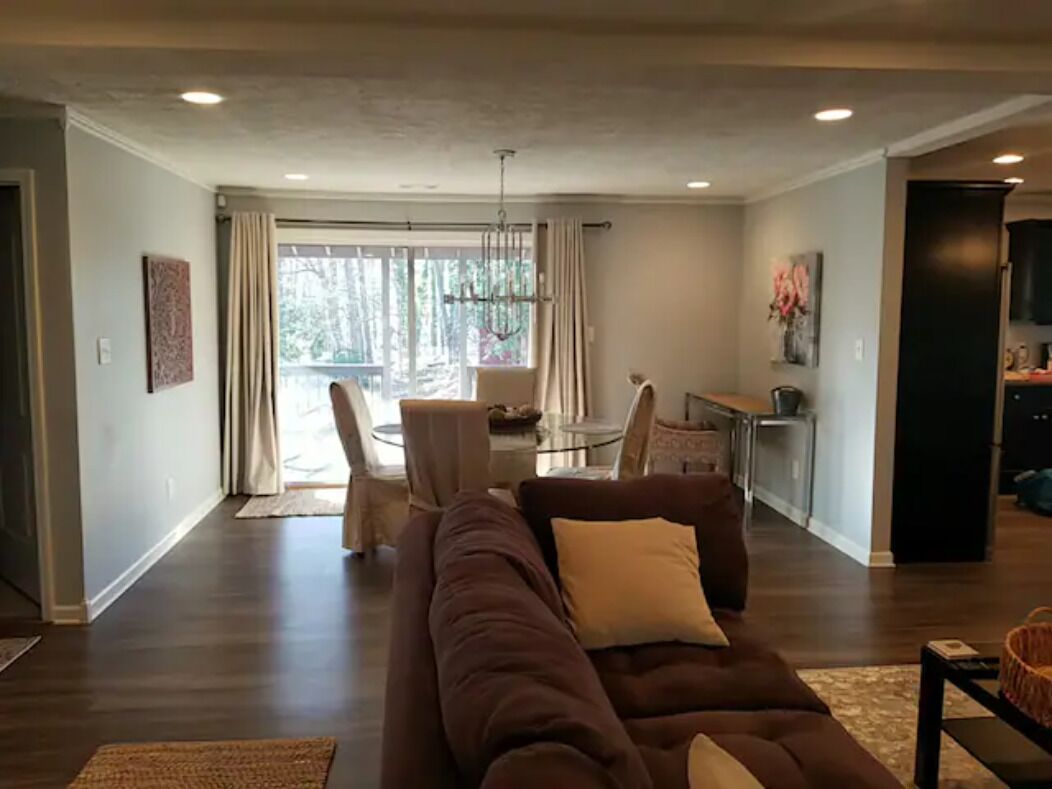 Tranquil, fully loaded, family friendly getaway, fast Wi-Fi near Atlanta