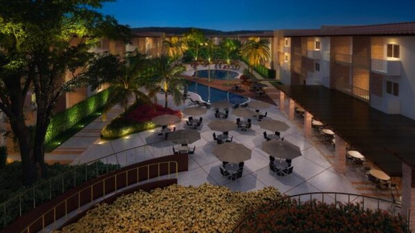 Outdoor pool, a heated pool