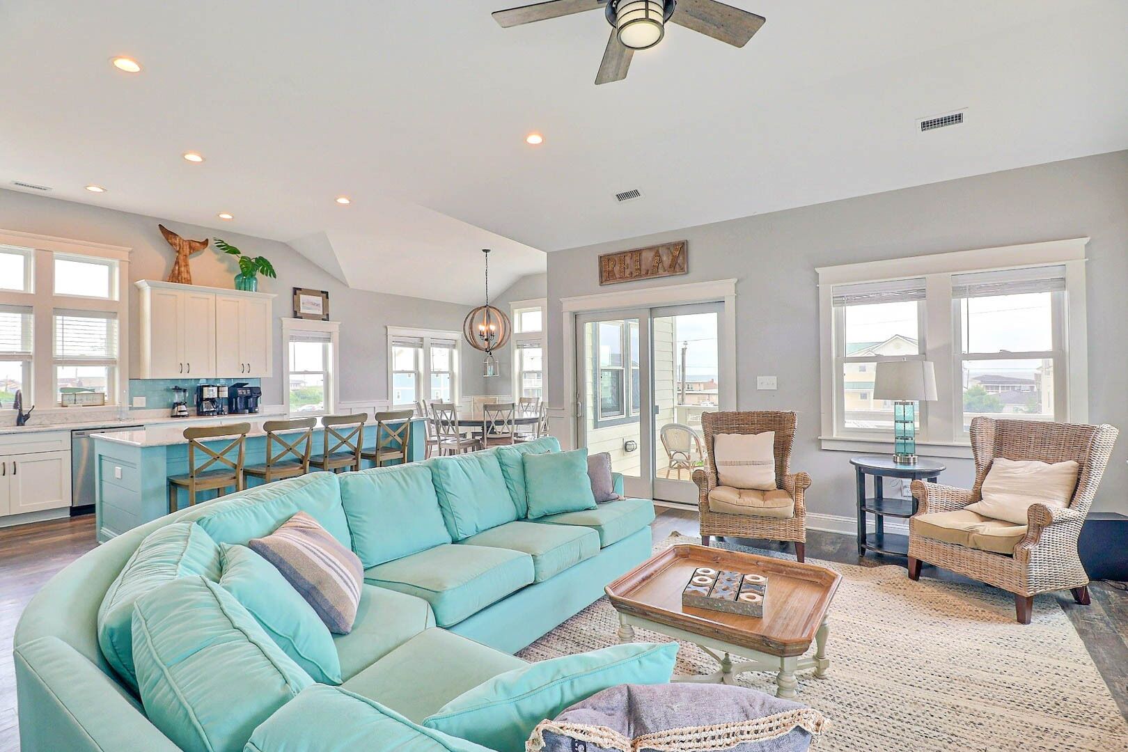 4059 Bikinis & Martinis * 4 Min Walk to Beach