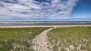 A beach path leading to the ocean with a clear sky. - Coastal Oregon Retreat w/ Grill: 11 Mi to Astoria! (Warrenton)