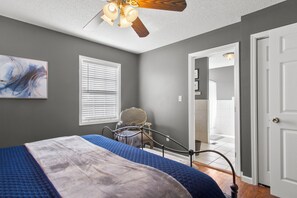4 Schlafzimmer, Zimmersafe, Bügeleisen/Bügelbrett, kostenloses WLAN