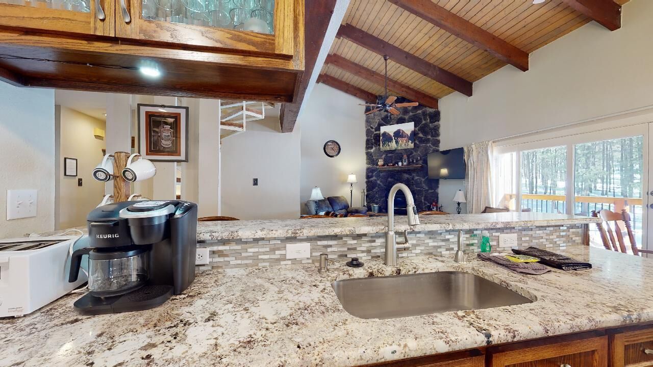 Pet Friendly | Close to Lifts | Spacious | Garage Access | Angel Fire Commons C8