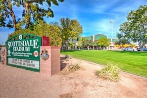 Property grounds - Sunscape Unwind - resort community! (Scottsdale)