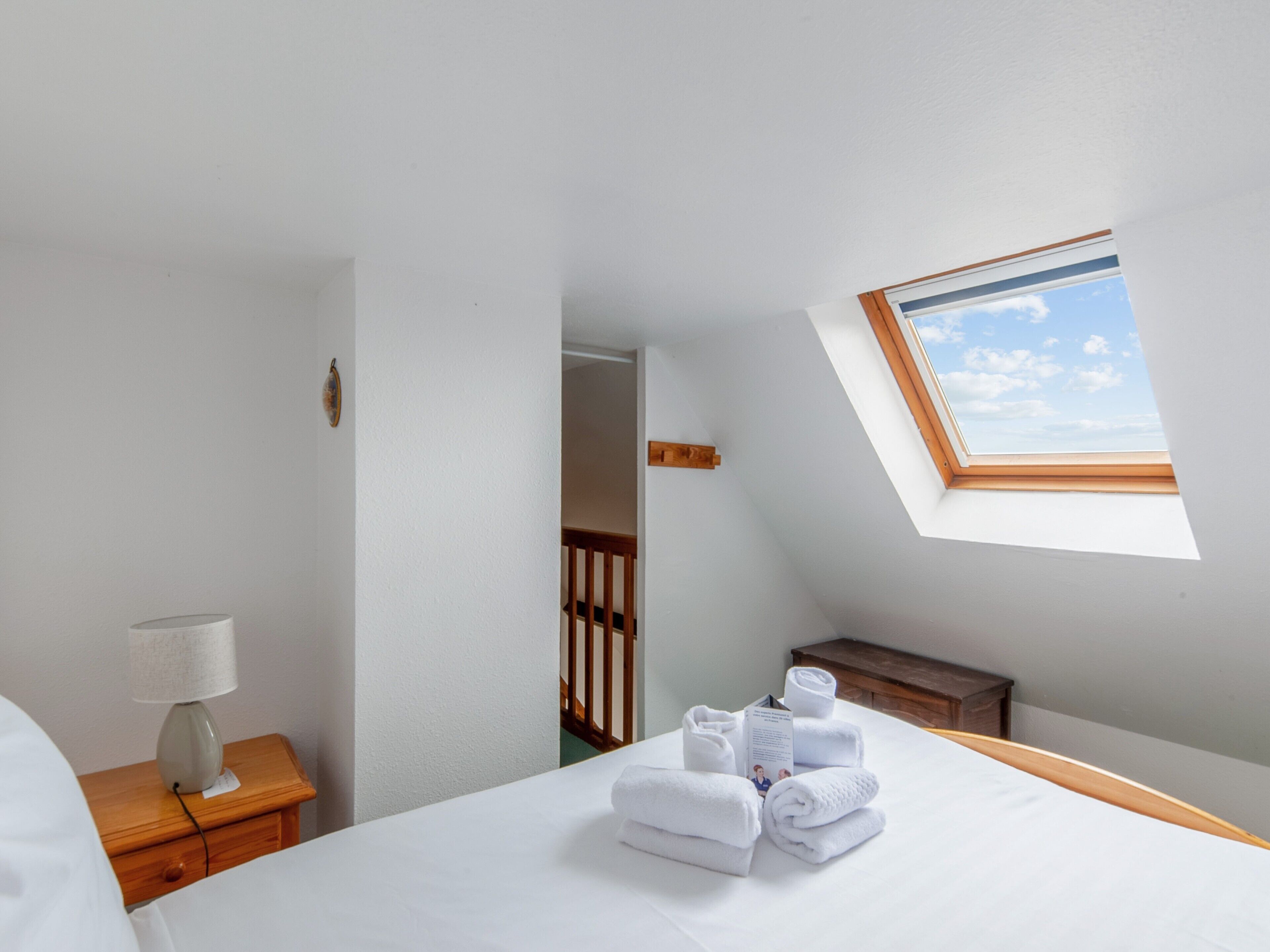2 bedrooms, bed sheets