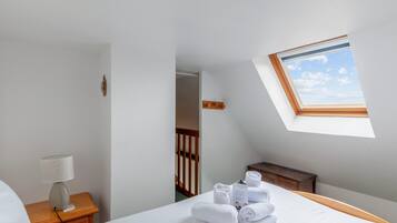 2 bedrooms, bed sheets