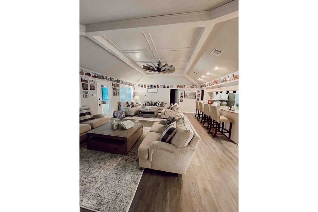 Lake Whitney Blue House Large Group Getaway Sleeps 20 (Lake access)