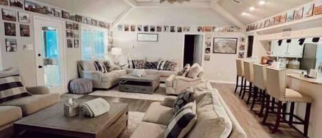 Smart TV, videojuegos, reproductor de DVD y libros