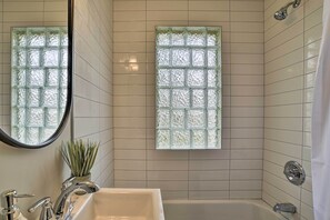 Articles de toilette gratuits, sèche-cheveux