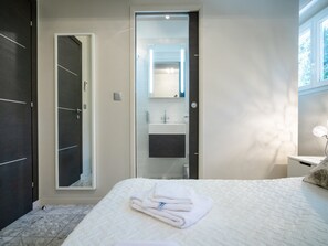 2 soverom, strykejern/-brett, wi-fi og sengetøy