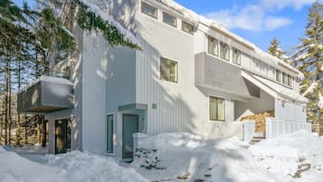 Condo (The Danbury) | Exterior