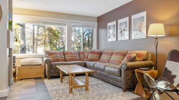 Condo (The Danbury) | Exterior