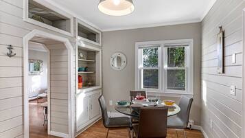 Condo (Ames for Fun) | In-room dining