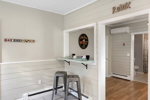 Apartment (Ames for Fun) | Essbereich im Zimmer