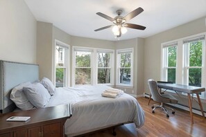 Condo (Ames for Fun) | 3 bedrooms, individually furnished, laptop workspace, blackout drapes - Ames for Fun (Amesbury)