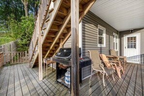 Condo (Ames for Fun) | BBQ/picnic area