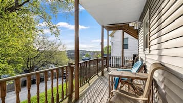 Condo (Ames for Fun) | Terrace/patio