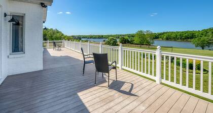 Spectacular Lake Anna escape w/ private dock, deck & sunrise view & dog-friendly