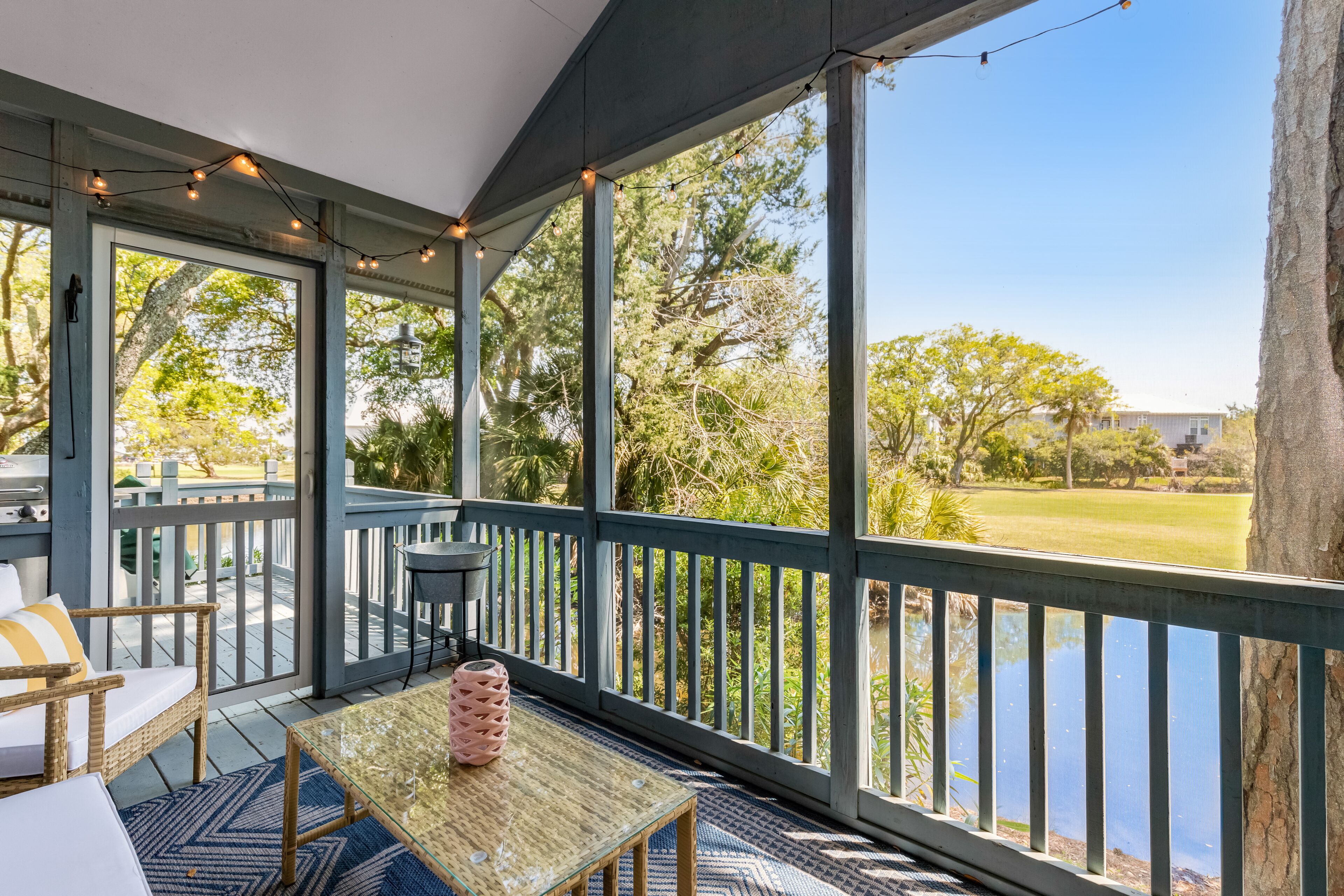 Private home with fairway views, WiFi, AC, screened deck, & washer/dryer