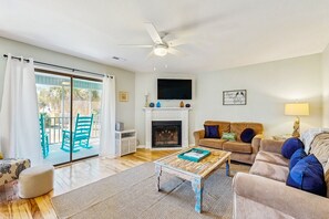 TV, fireplace, DVD player
