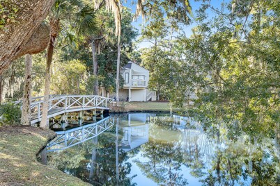 Dog-friendly beach home with screened porch, charming interior, & W/D