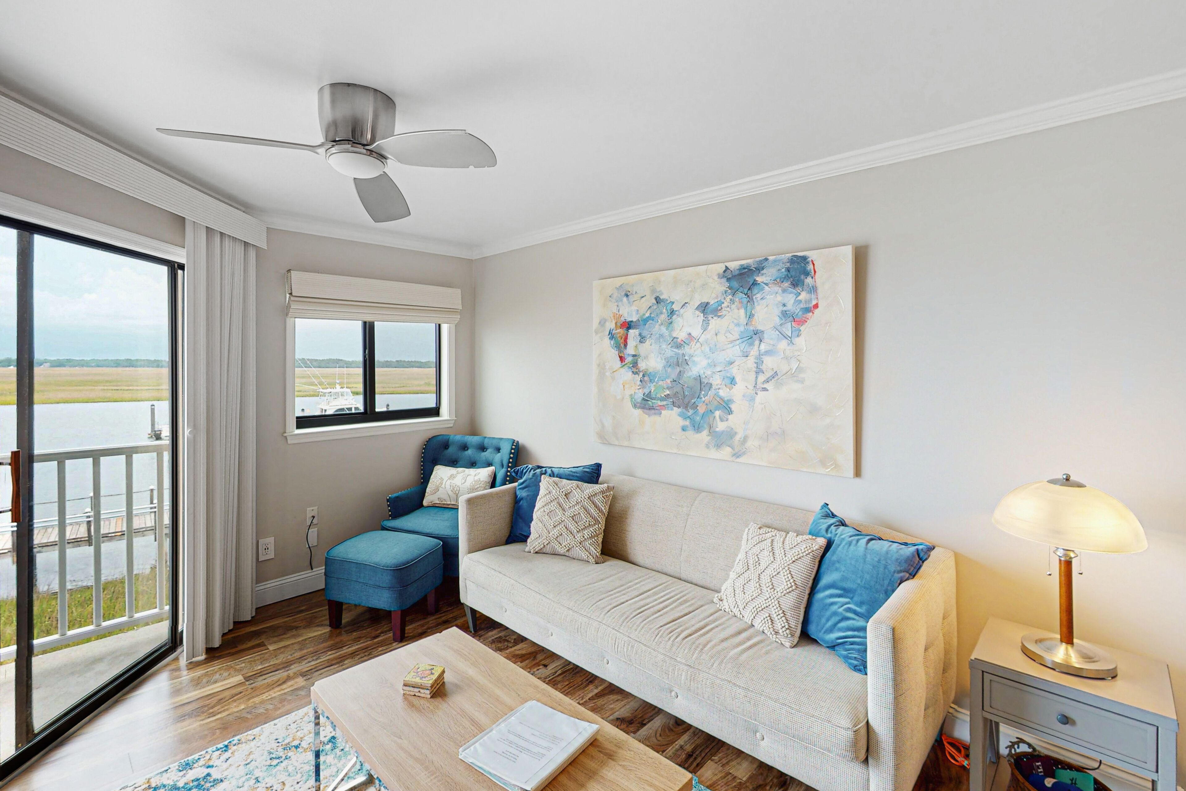 Recently Renovated House w/Private Balcony, Free WiFi, W/D, Shared Outdoor Pool