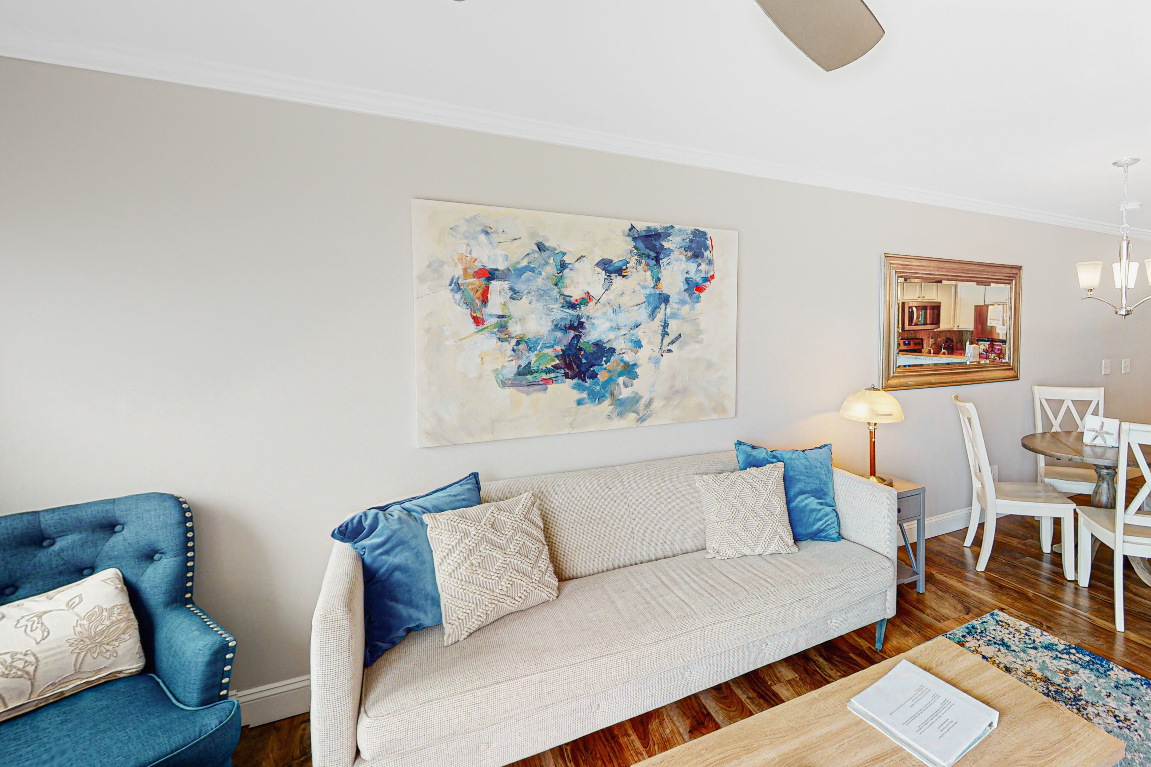 Recently Renovated House w/Private Balcony, Free WiFi, W/D, Shared Outdoor Pool