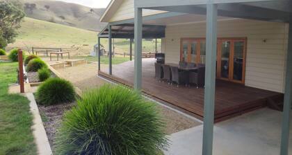 Bonnie Valley Retreat - Rural Bonnie Doon Property