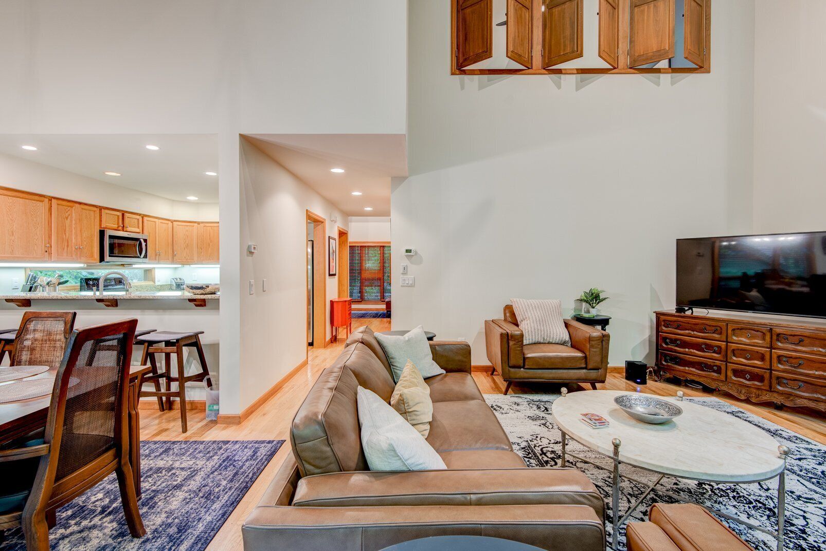 Havenwood - Lovely Home in Yonahlossee with waterfalls in the creek behind the house