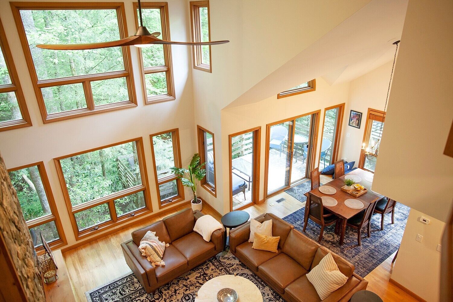 Havenwood - Lovely Home in Yonahlossee with waterfalls in the creek behind the house