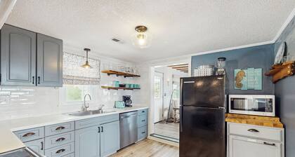 Dog-Friendly, Ocean View Home w/ WiFi & Laundry - Steps from the Beach