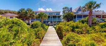 Quiet, oceanfront home with W/D, balcony, patio & great views - dog-friendly