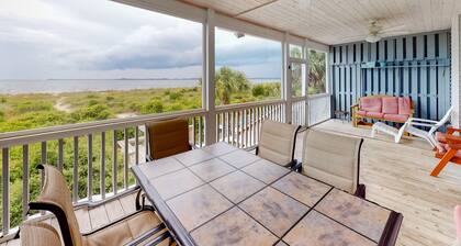 Quiet, oceanfront home with W/D, balcony, patio & great views - dog-friendly