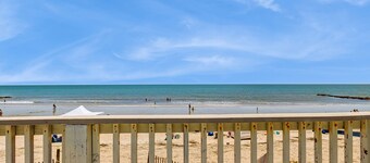Dog-Friendly Home Right On Beach w/ Private Washer/Dryer & Free WiFi