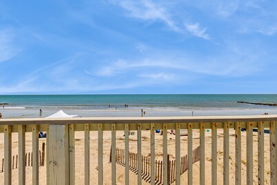 Dog-Friendly Home Right On Beach w/ Private Washer/Dryer & Free WiFi