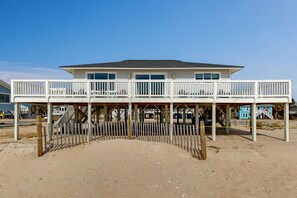 Unclassified image, 2 of 21, button